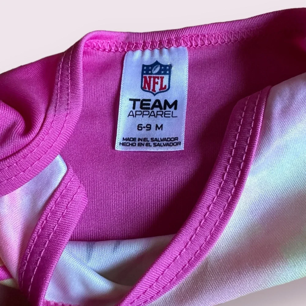 Baby NFL Team Apparel Minnesota Vikings Pink One Piece Field Graphic Sz 6-9 M - Picture 7 of 7